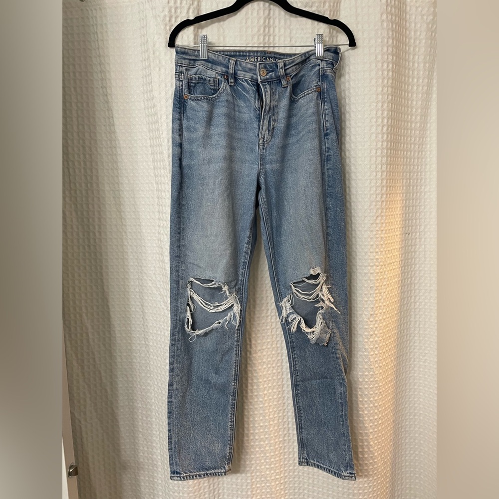 Size 4 American Eagle Distressed Jeans